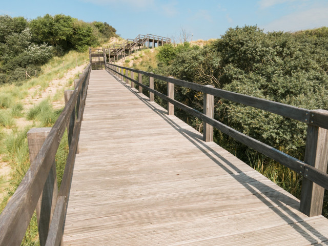 Wenduine - De Haan - houten trapconstructie in duinen