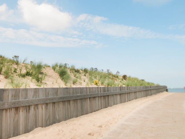 Wenduine - De Haan - houten trapconstructie in duinen